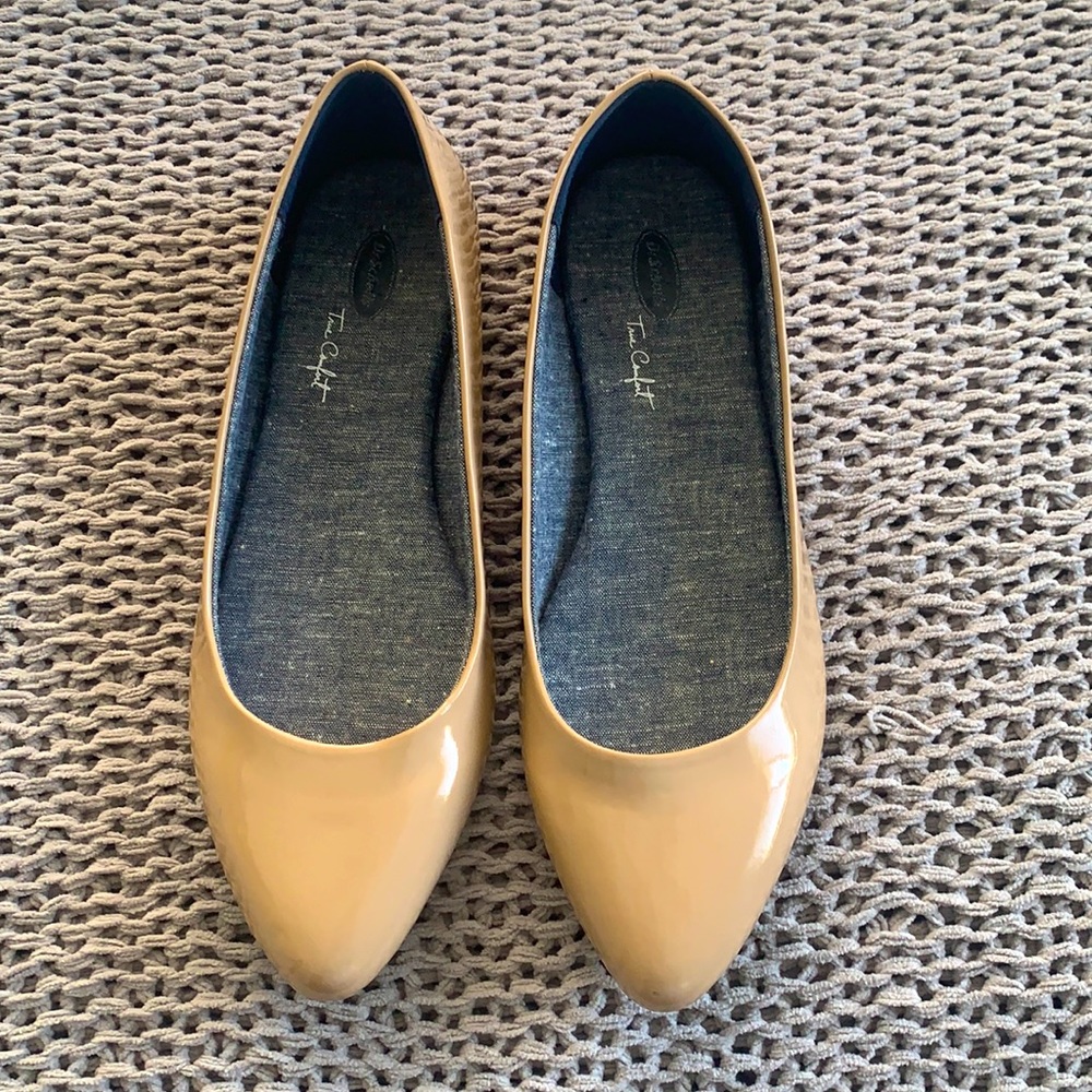 NEW Dr. Scholls True Comfort Flats. Size 7 Nude